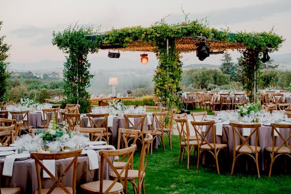 Elegant White Wedding Decoration Floral Arrangements