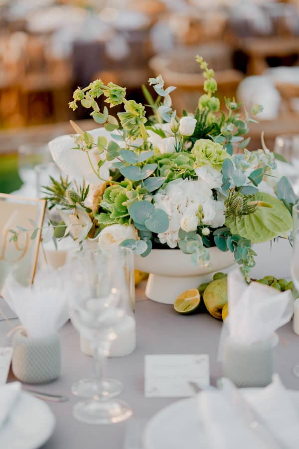 Elegant White Wedding Decoration Floral Arrangements