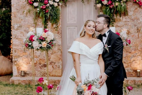 A romantic fuchsia wedding filled with stylish details | Marianna & Ilias