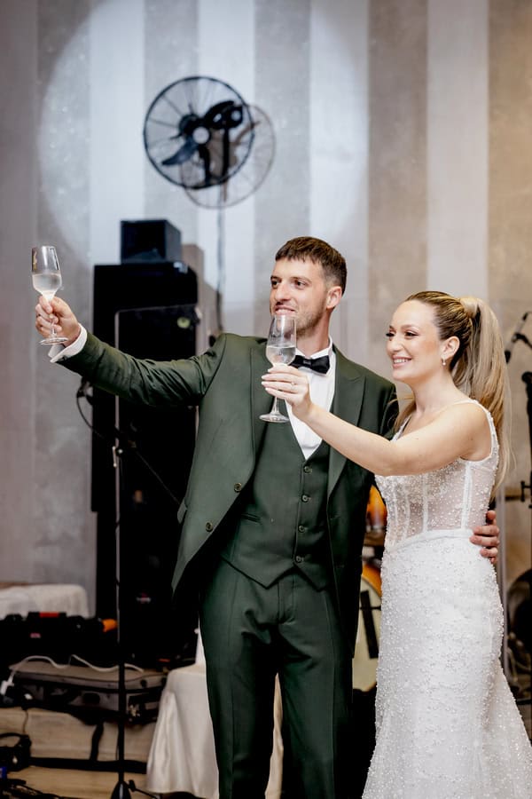 Romantic Wedding Larissa Chic Details