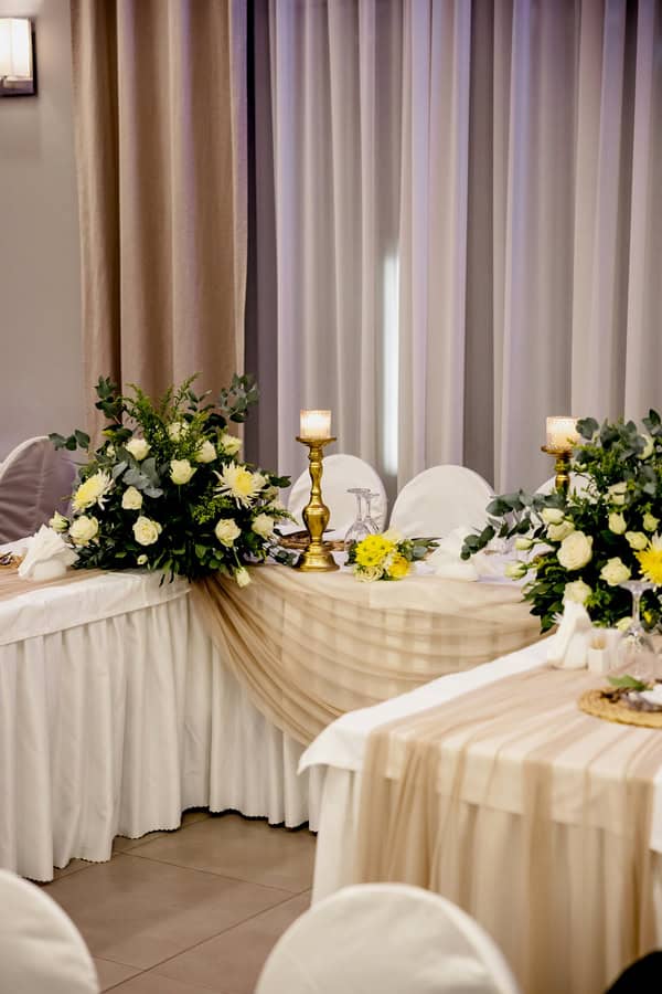 Romantic Wedding Larissa Chic Details