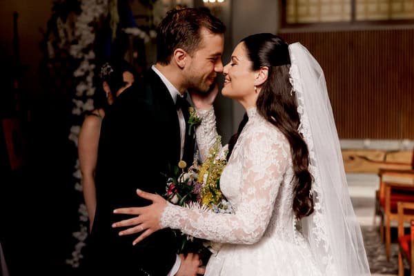 Beautiful Wedding With Vibrant Florals And Romantic Details