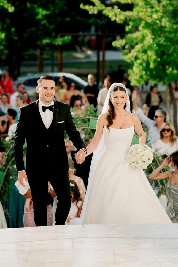 Chic White Floral Wedding Larissa