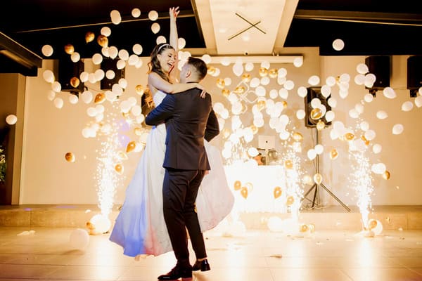 Chic White Floral Wedding Larissa