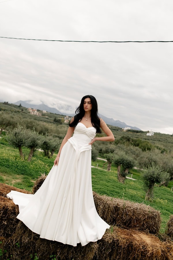Modern Wedding Inspiration Silo Sage Dreamy Draping Showstopping Florals