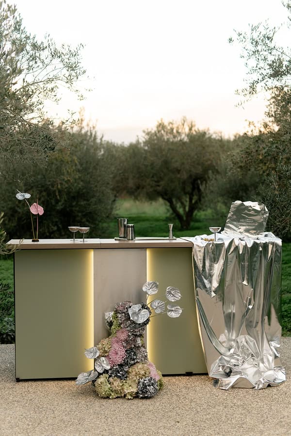 Modern Wedding Inspiration Silo Sage Dreamy Draping Showstopping Florals