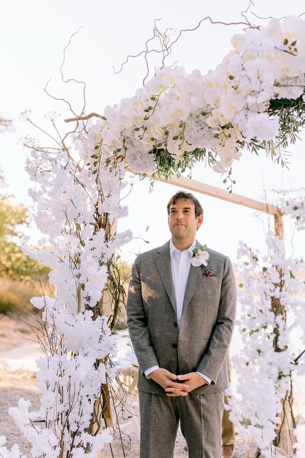 Dreamy Seaside Wedding Mani White Florals