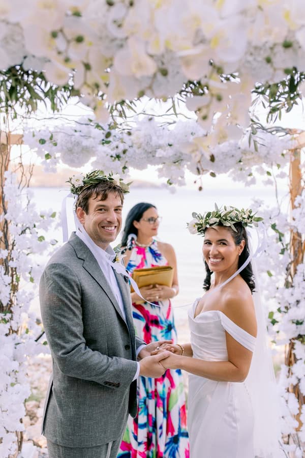 Dreamy Seaside Wedding Mani White Florals