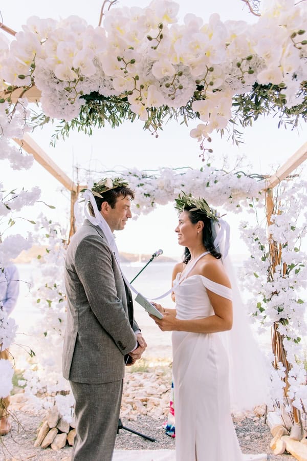 Dreamy Seaside Wedding Mani White Florals