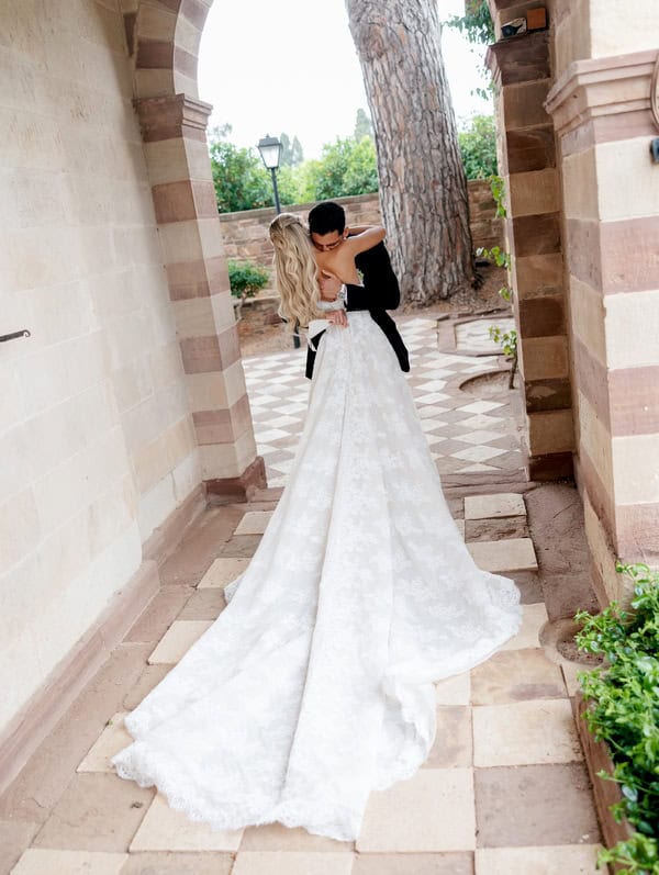 Romantic Wedding Chios Pastel Flowers Antique Gold Details