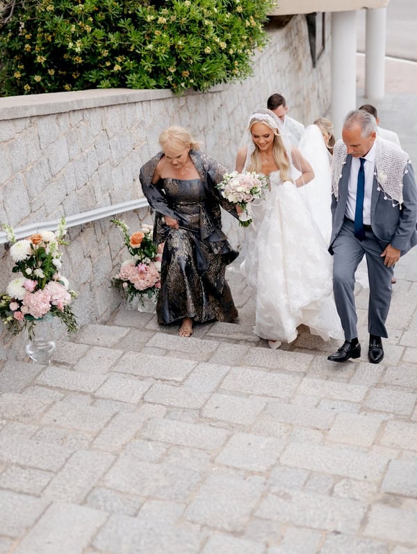 Romantic Wedding Chios Pastel Flowers Antique Gold Details
